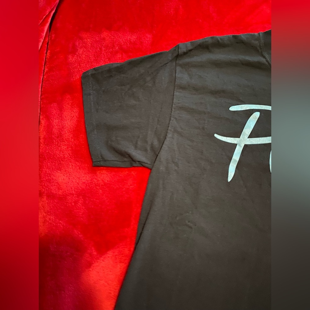 Graphic Tee - Picture 3 of 5
